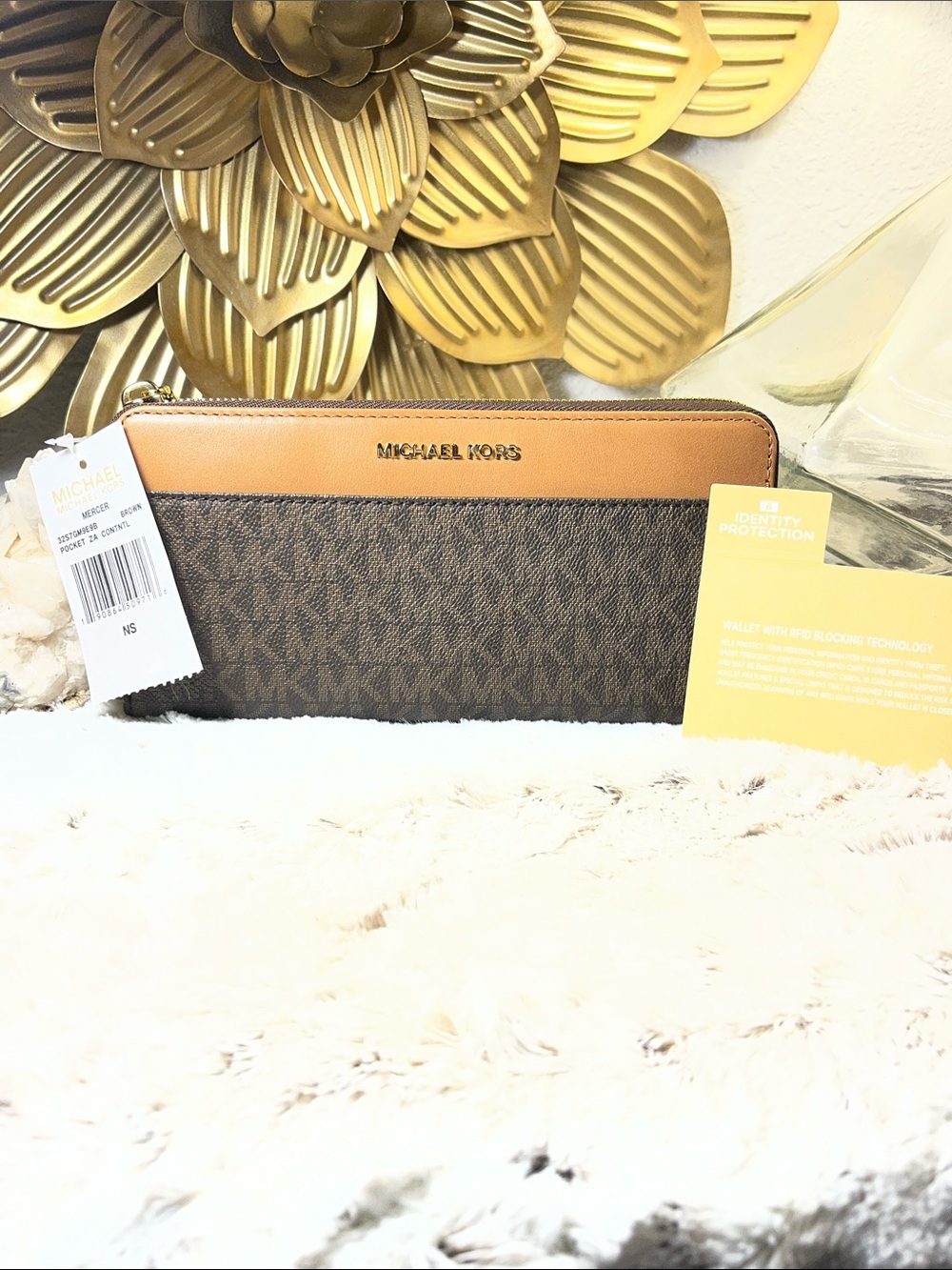 !Brand New! Michael Kors Brown and Tan Zip Around Signature Wallet